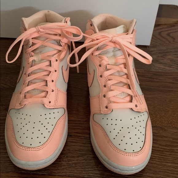 Nike Wmns Dunk High Sail/Crimson Tint - Picture 2 of 3